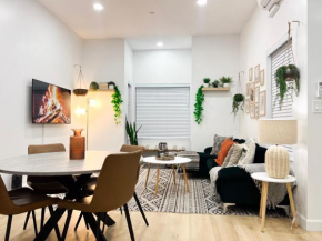 Modern 3BR Oasis Free Parking